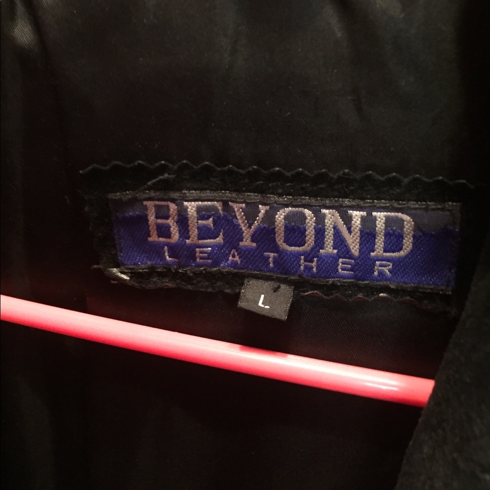 Beyond Leather Coat - Picture 4 of 5